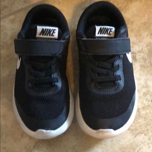 Boys Nike Tennis shoes